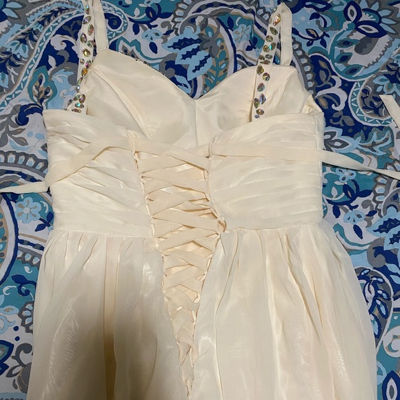 Long Formal dress. Size M. - Picture 3 of 4